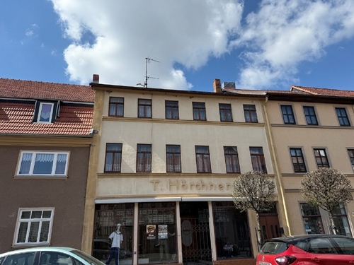 Hausansicht - Charaktervolles Haus mit Potenzial
