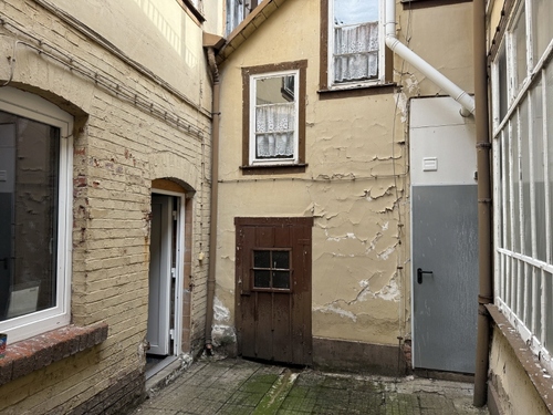Innenhof - Mehrfamilienhaus, Wohnhaus mit 162,25 m² in Ohrdruf zum Kaufen