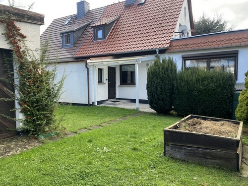 mit kleinem Garten - 