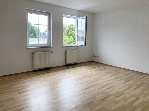 Wohnzimmer - 3 Zimmer 3- Zimmerwohnung in Ohrdruf