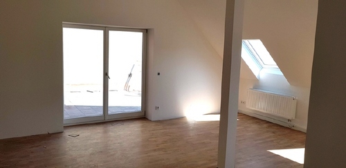 Blick zur Dachterrasse - 4 Zimmer Dachgeschoßwohnung in Waltershausen