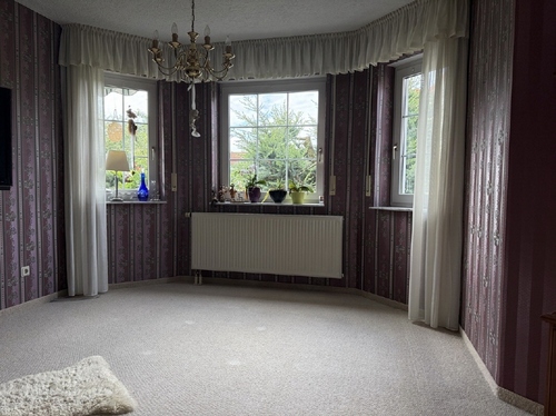 Essplatz im Wohnzimmer - Einfamilienhaus mit 200,00 m&sup2; in Gotha zum Kaufen