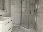 Bad mit Dusche - 