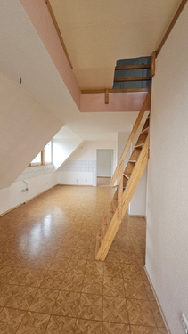 Wohnbereich mit Treppe zur Empore - 