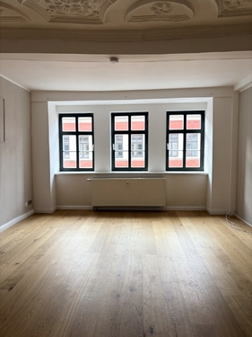 Wohnzimmer (unten) - 