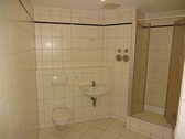 Bad mit Dusche - 