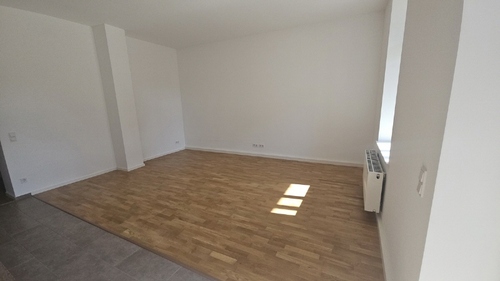 Wohnzimmer - Erdgeschoßwohnung mit 75,21 m² in Waltershausen zur Miete