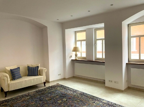 Wohnzimmer - Glanzvolle 4 Raumwohnung in Bestlage