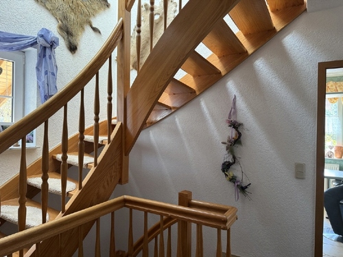 Holztreppe ins Dachgeschoss - 