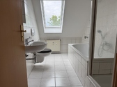 Badezimmer - Dachgeschoßwohnung mit 62,70 m&sup2; in Gotha zur Miete