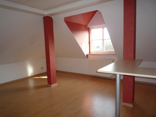 Individuell - Dachgeschoßwohnung mit 62,70 m&sup2; in Gotha zur Miete