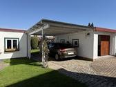 Carport und Garage - 5 Zimmer Doppelhaushälfte zum Kaufen in Hörselgau