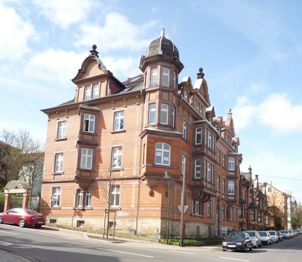 Villa in der 18März-Straße - Traumhaft Wohnen in alter Klinkervilla