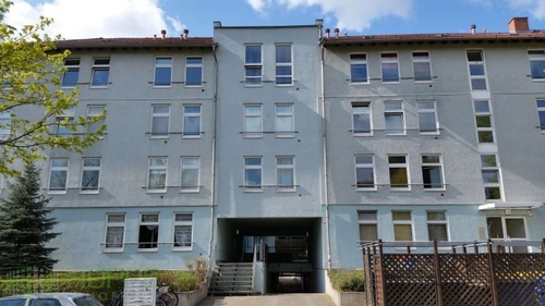 Gebäudeansicht - Tiefgaragenplatz nahe Gartenstadt Falkenberg
