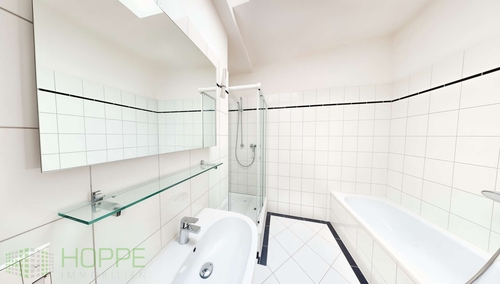 Badezimmer Perspektive 1 - (Einrichtung KI generiert) - 