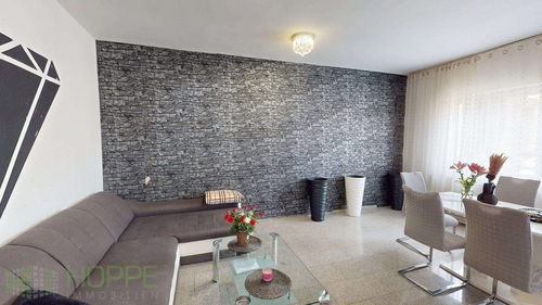 Wohnzimmer 1 Bild 1 - Annaburg - Großzügiger Bungalow mit 6 Zimmern – sanierungsbedürftig zum attraktiven Preis