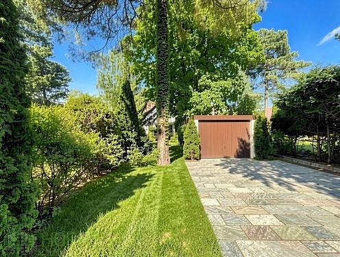 Hinterer Grundstücksteil - (KI generiert) - Grundstück in Hoppegarten