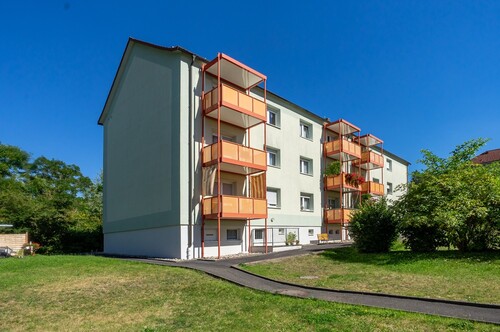 Außenansicht-Rückseitesse-1 - Zentral gelegene Altbauwohnung im Grünen