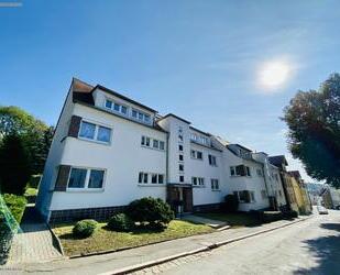 Neuer Fußboden und Wanne + Dusche! 2 Zimmer Wohnung in Langenberg - Gera