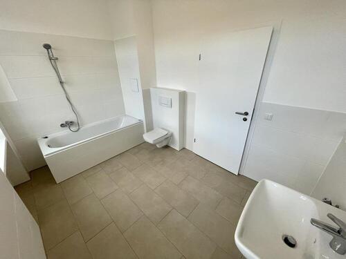 Bad - 2 Zimmer Etagenwohnung zur Miete in Gera