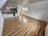 Wohnen - 2 Zimmer Dachgeschoßwohnung zur Miete in Pölzig