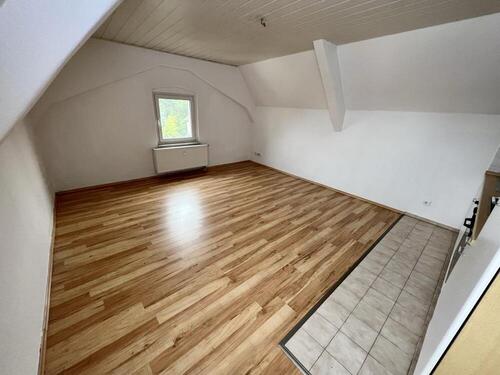 Wohnen - Dachgeschoßwohnung mit 48,20 m&sup2; in Pölzig zur Miete