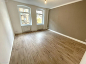 Wohnzimmer - 4 Zimmer Etagenwohnung zur Miete in Gera