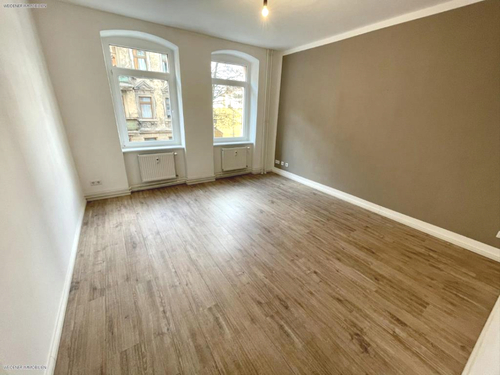 Wohnzimmer - 4 Zimmer Etagenwohnung zur Miete in Gera