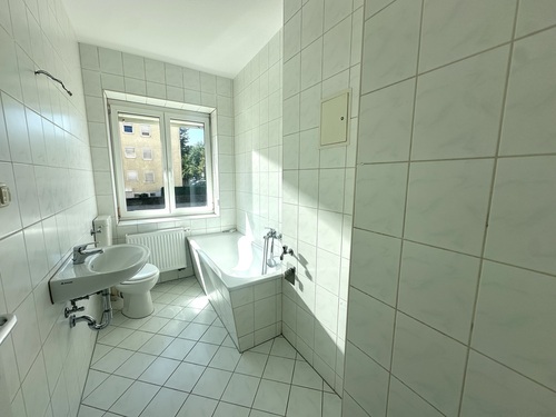 Bad - 3 Zimmer Etagenwohnung in Gera