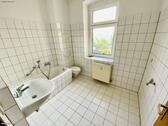 Bad mit Wanne - Mehrfamilienhaus, Wohnhaus mit 302,00 m&sup2; in Gera zum Kaufen