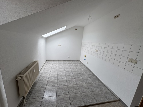 Wohnen & Küche - Dachgeschoßwohnung mit 39,96 m&sup2; in Gera zur Miete