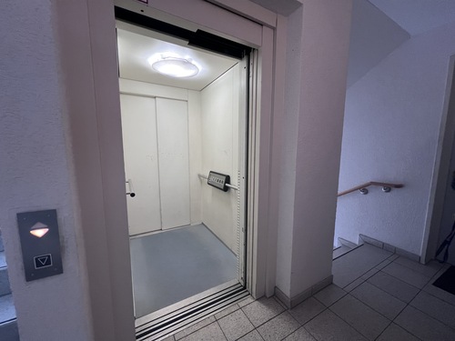 Aufzug - Etagenwohnung mit 68,54 m&sup2; in Weida zur Miete
