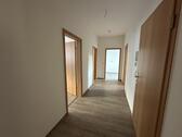 Flur - Etagenwohnung mit 76,07 m&sup2; in Gera zur Miete