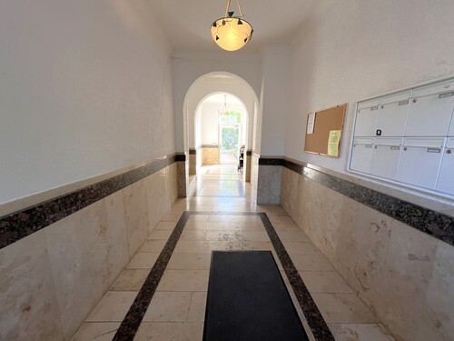 Hausflur - 3 Zimmer Erdgeschoßwohnung zur Miete in Gera