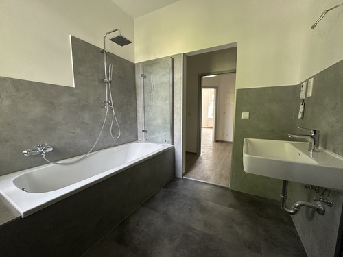 Bad - 2 Zimmer Etagenwohnung in Gera