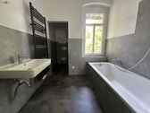 Bad - Erstbezug nach hochwertiger Sanierung! Charmante 2-Zimmer-Wohnung mit Balkon und Aussicht!