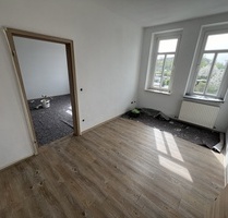 Erstbezug nach hochwertiger Sanierung! Charmante 2-Zimmer-Wohnung mit Balkon und Aussicht! - Gera