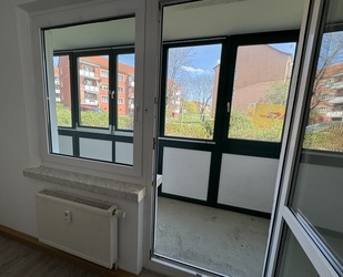 Gemütlich wohnen, großzügig genießen: 2-Raum-Wohnung mit Wintergarten in Gera-Bieblach!