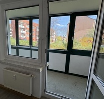 Gemütlich wohnen, großzügig genießen: 2-Raum-Wohnung mit Wintergarten in Gera-Bieblach!