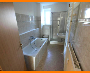 Mit Aufzug! 2-Raum-Whg. mit Balkon, Bad mit Wanne & Dusche! In der Geraer-Innenstadt!