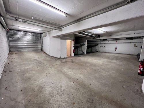 Tiefgarage Ausfahrt - Knöllchen ade! 1 Tiefgaragenstellplatz im Doppelparkersystem in Gera-Untermhaus!