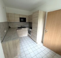 Wohnen mit Mehrwert: 2-Raum-Wohnung mit großzügigem Doppel-Wintergarten in Gera-Bieblach!