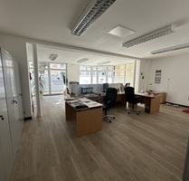 Tolle Gewerbefläche mit barrierefreiem Zugang, Fußbodenheizung und Stellplätzen in gut frequentierter Lage von Gera!