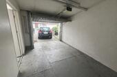 Garage mit vorgelagertem Stellplatz - 