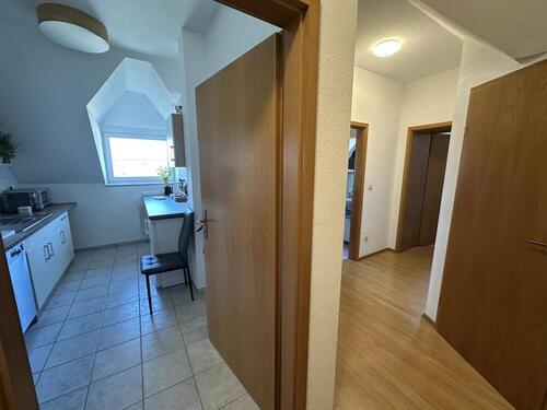 Küche-Flur - 2 Zimmer Dachgeschoßwohnung in Gera