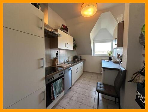 Küche - 2 Raum DG-Wohnung - Bad mit Fenster, Wanne und Dusche