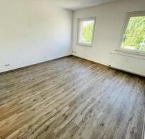 Zentrumsnahe 3-Raum Wohnung mit Balkon, Bad mit Dusche & Wanne! - Gera