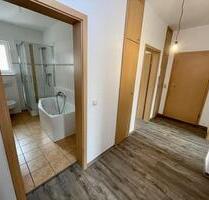 Wohnen nahe der Innenstadt – 3-Raum-Wohnung mit Balkon und Tageslichtbad - Gera