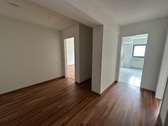 Flur - Etagenwohnung mit 71,76 m&sup2; in Gera zur Miete