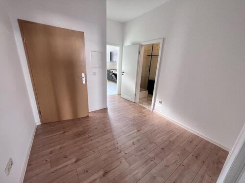 Flur - Etagenwohnung mit 49,81 m&sup2; in Gera zur Miete